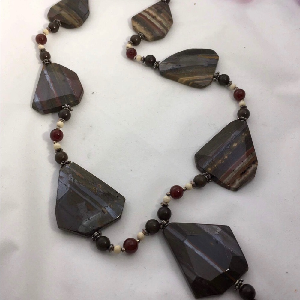 HANDCRAFTED UNIQUE Tiger Iron Gemstone Necklace - Picture 4 of 4